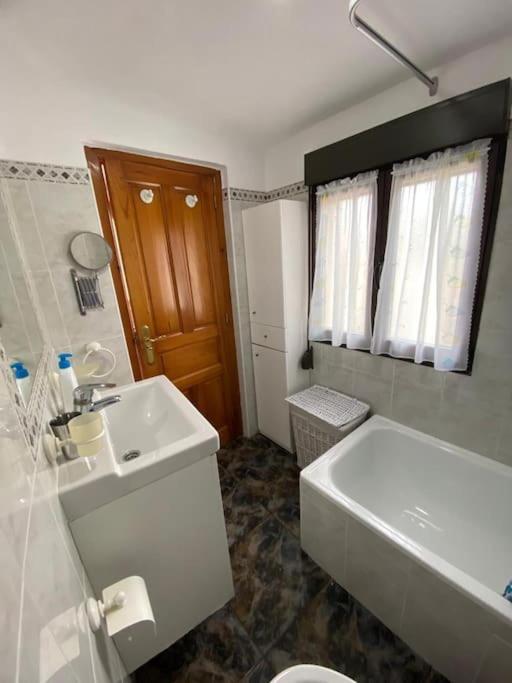 La Casa De Anita Y Jose Villa Colunga Exteriör bild